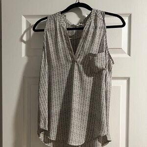 Lush Monochrome Patterned V-Neck Blouse